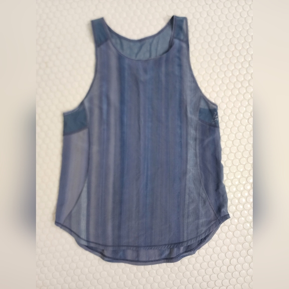 LULULEMON tank 🍋🍋 - Picture 1 of 5